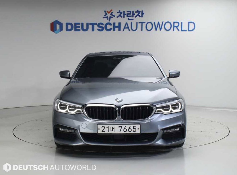 BMW 5시리즈 520d M 스포츠 플러스 사진 3