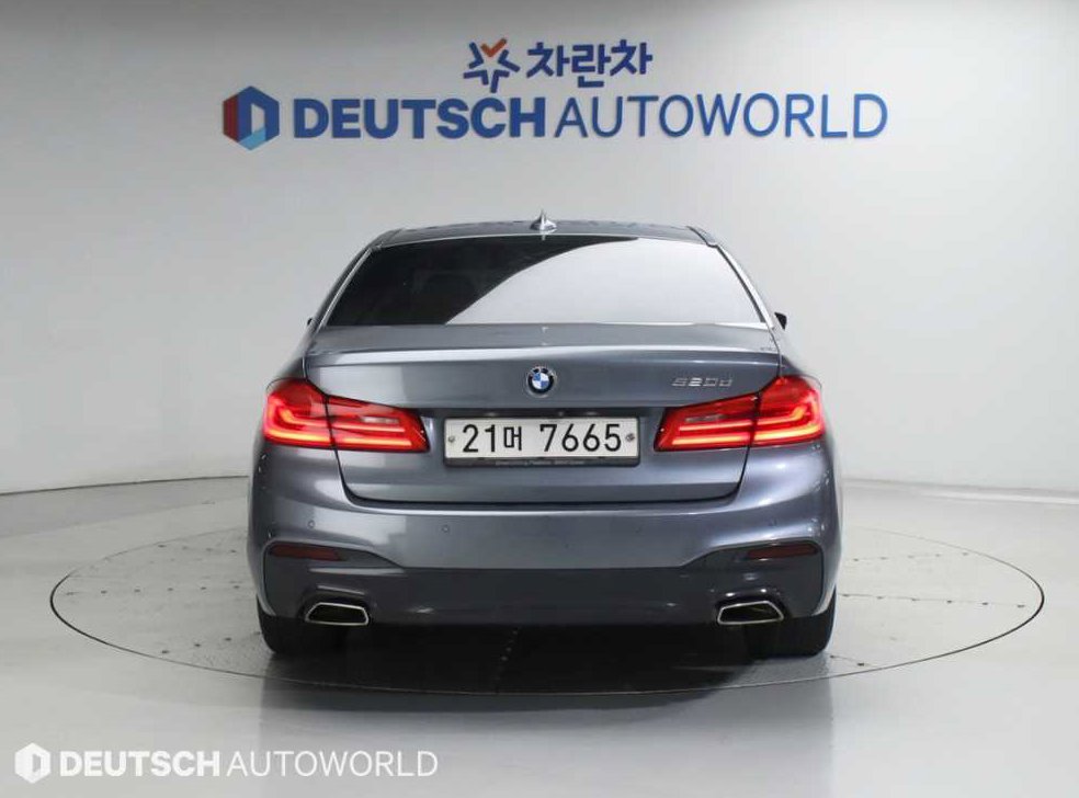 BMW 5시리즈 520d M 스포츠 플러스 사진 4