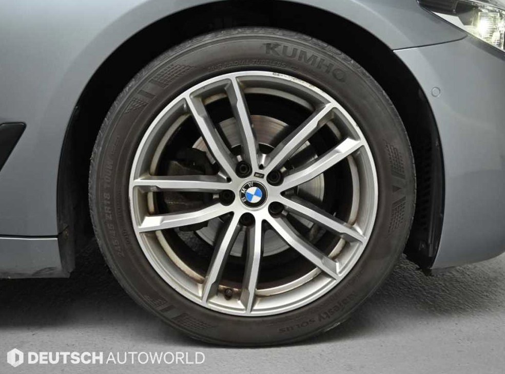 BMW 5시리즈 520d M 스포츠 플러스 사진 5
