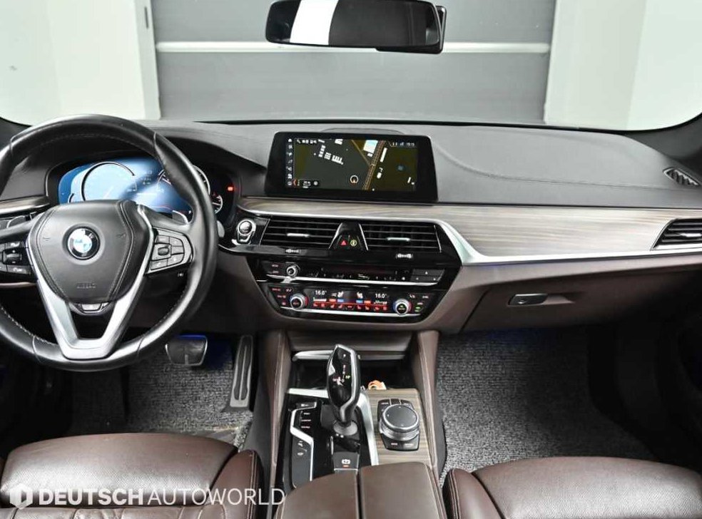 BMW 5시리즈 520d M 스포츠 플러스 사진 7