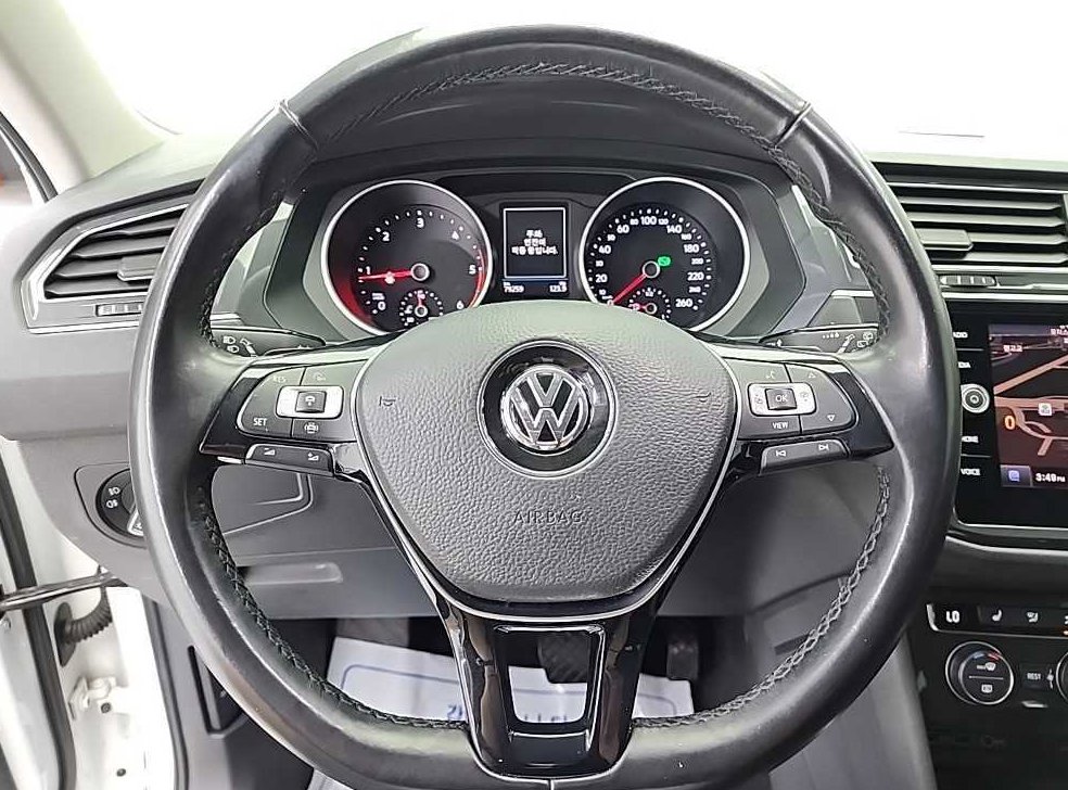 폭스바겐 티구안 2.0 TDI 사진 9