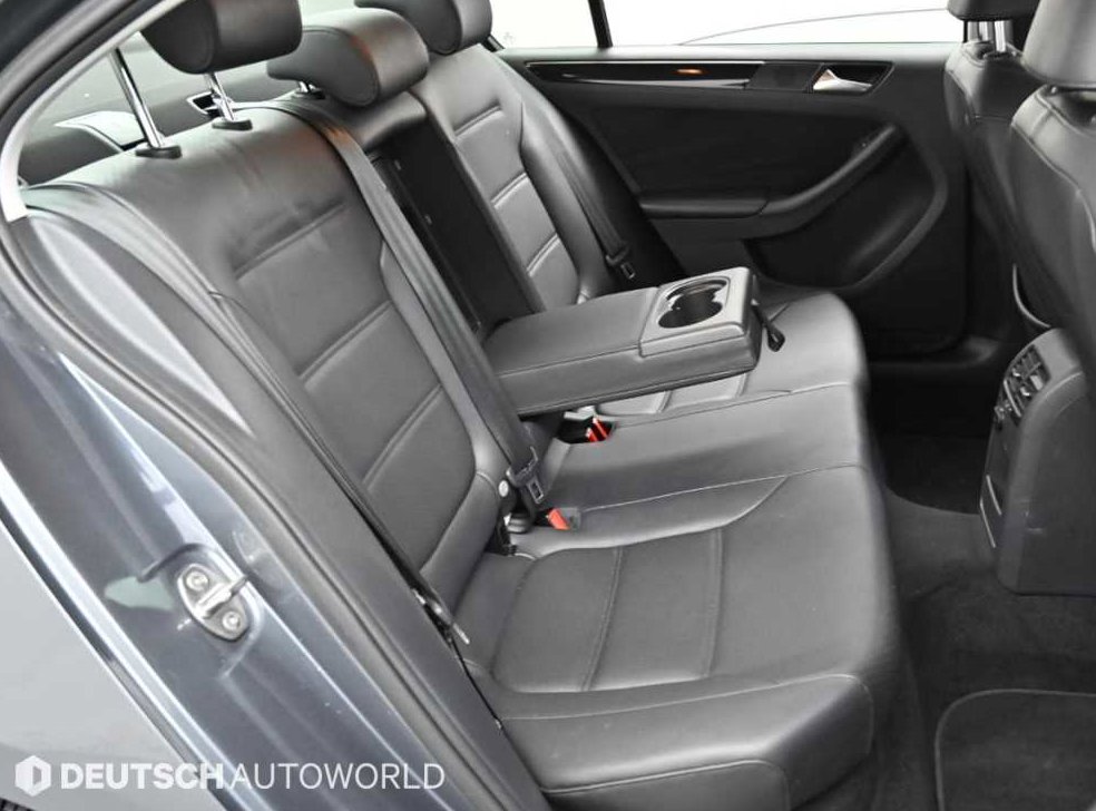 폭스바겐 제타 2.0 TDI 블루모션 프리미엄 사진 12