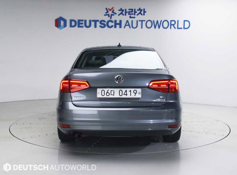 폭스바겐 제타 2.0 TDI 블루모션 프리미엄 사진 4