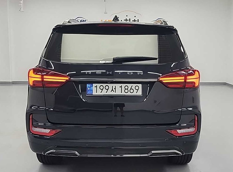 KG모빌리티(쌍용)  렉스턴 디젤 2.2 4WD 시그니처 사진 3