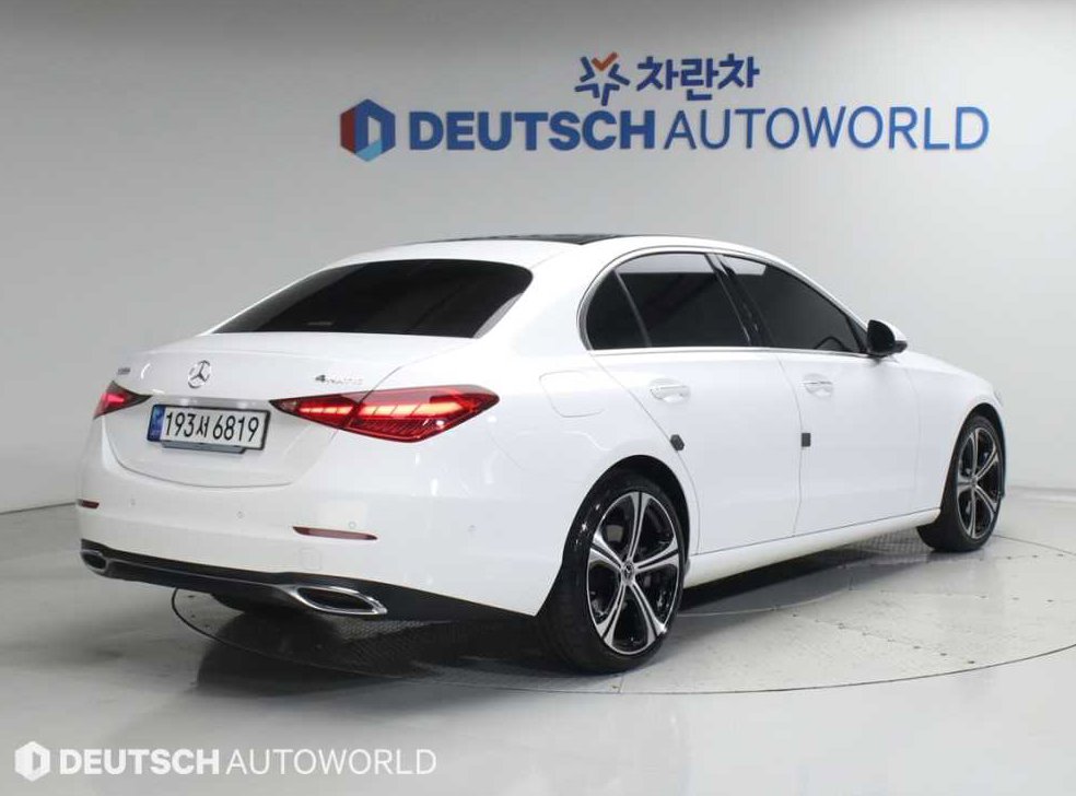 벤츠 C 클래스 C300 4MATIC 아방가르드 사진 2