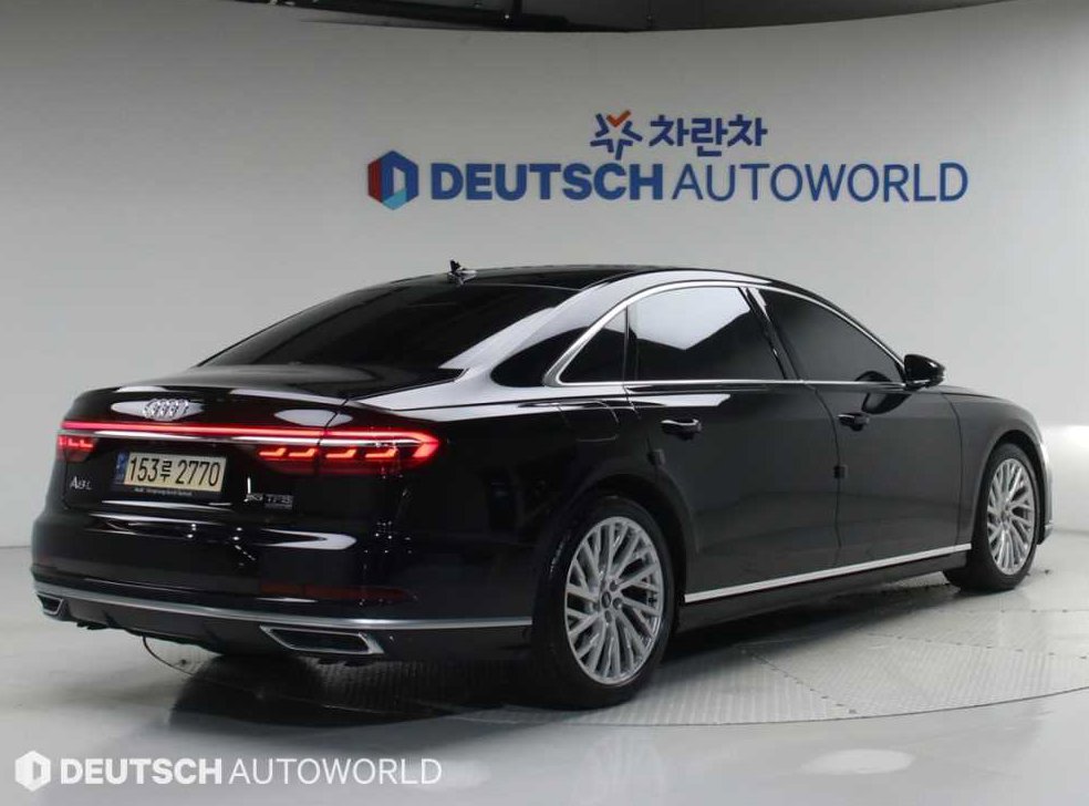 아우디 A8 55 TFSI 콰트로 LWB 사진 2