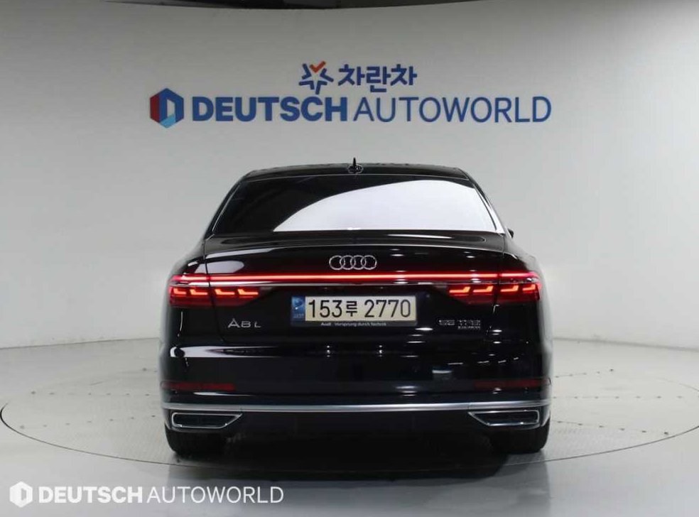 아우디 A8 55 TFSI 콰트로 LWB 사진 4