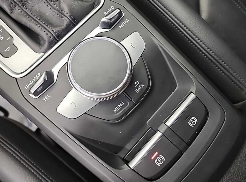 아우디 Q2 35 TDI 프리미엄 사진 18