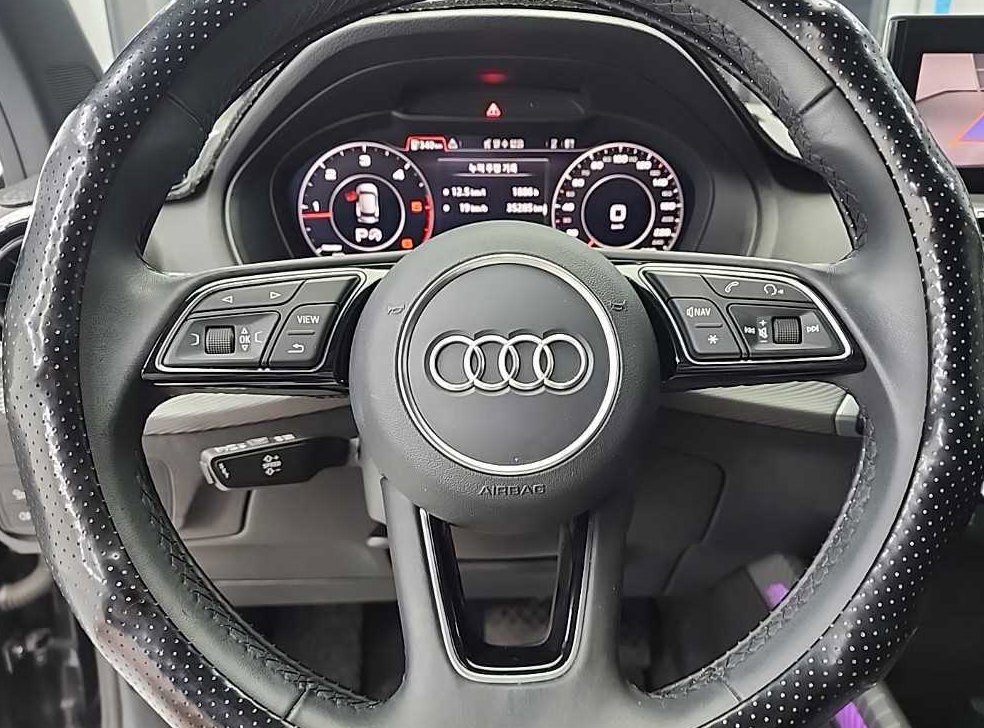 아우디 Q2 35 TDI 프리미엄 사진 9