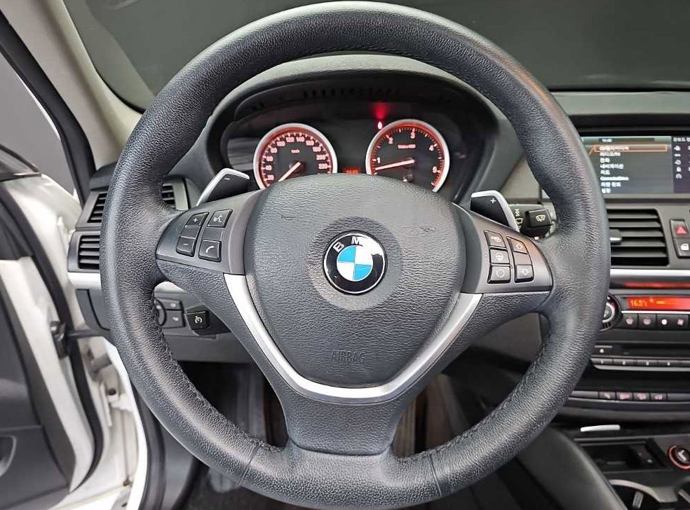 BMW X6 xDrive 30d 사진 9