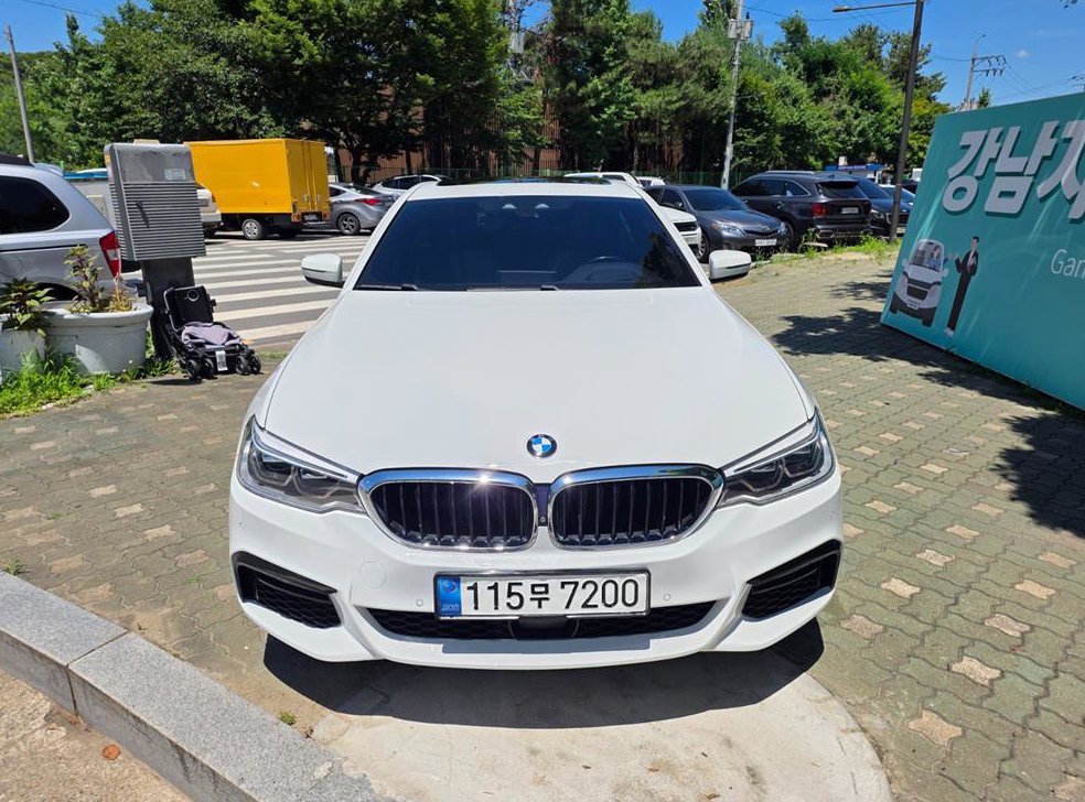 BMW 5시리즈 520d xDrive M 스포츠 플러스 사진 2