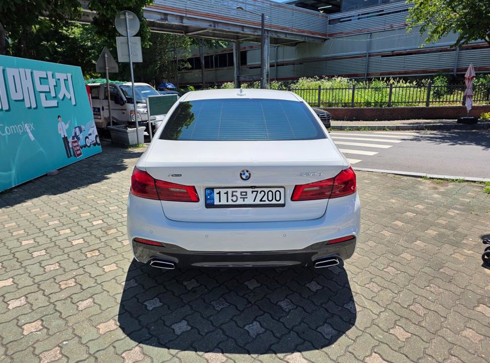 BMW 5시리즈 520d xDrive M 스포츠 플러스 사진 4