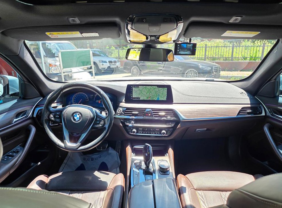 BMW 5시리즈 520d xDrive M 스포츠 플러스 사진 8