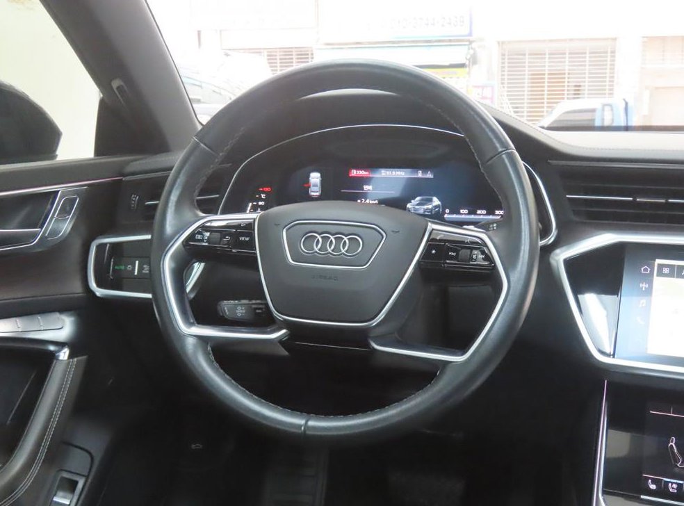 아우디 A7 55 TFSI 콰트로 프리미엄 사진 17