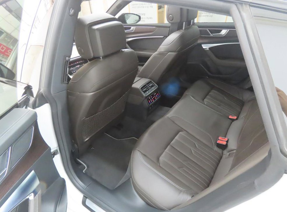 아우디 A7 55 TFSI 콰트로 프리미엄 사진 6
