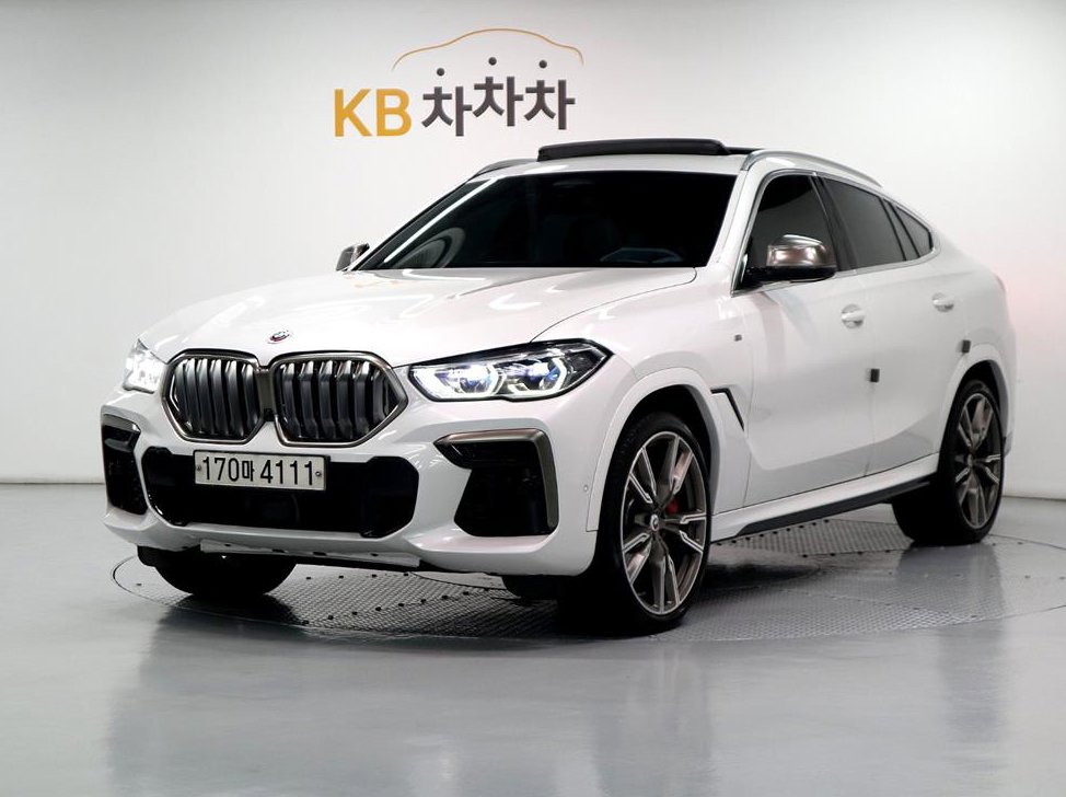 BMW X6 M50i