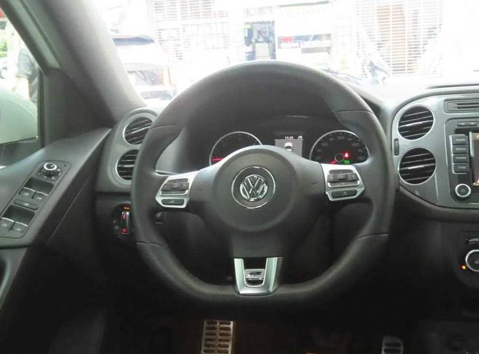 폭스바겐 티구안 2.0 TDI R-라인 사진 16