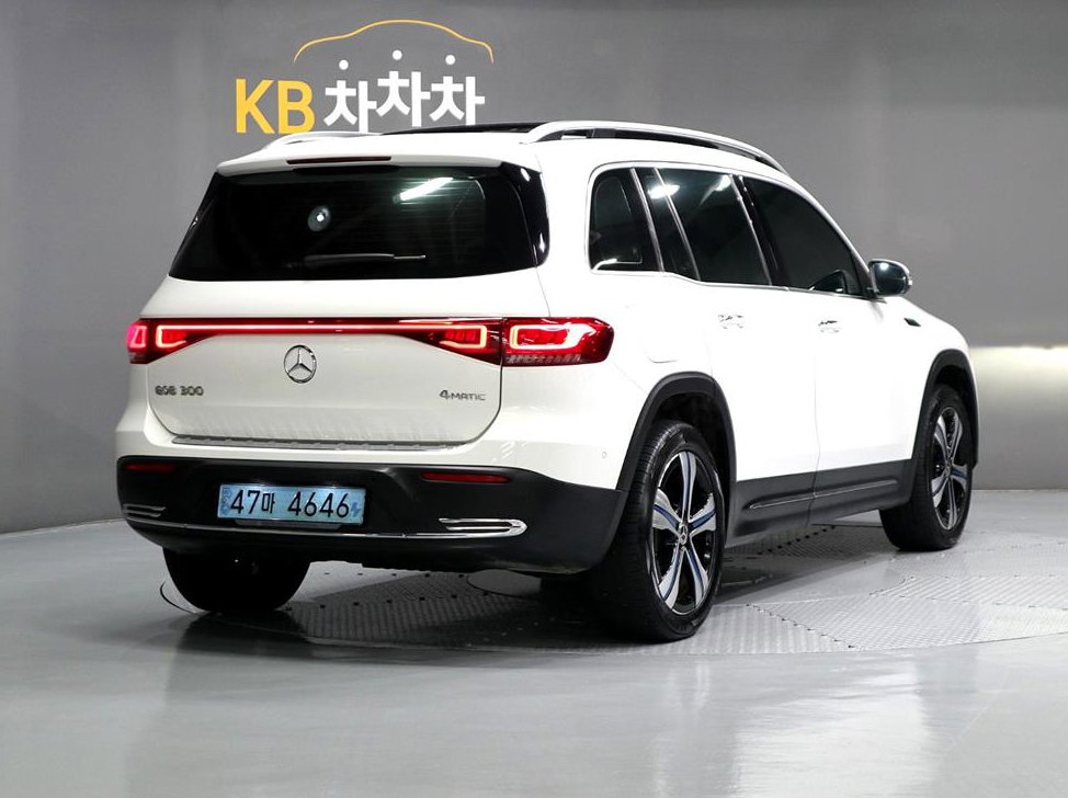 벤츠 EQB EQB 300 4MATIC AMG 라인 사진 3