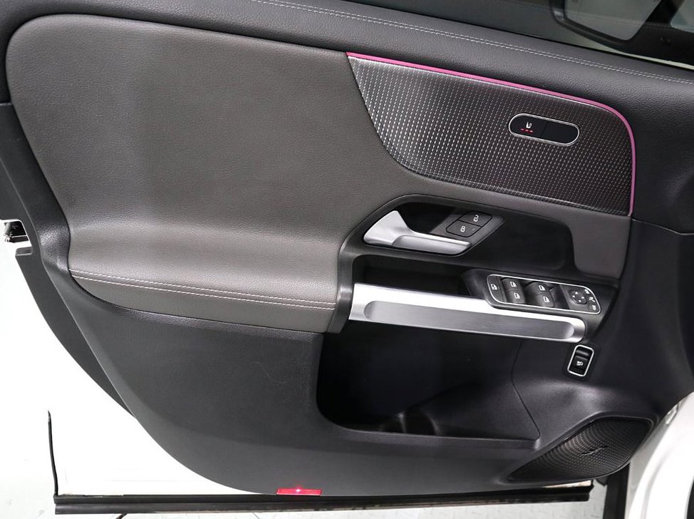벤츠 EQB EQB 300 4MATIC AMG 라인 사진 8