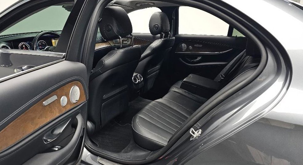 벤츠 E 클래스 E300 4MATIC 익스클루시브 사진 17