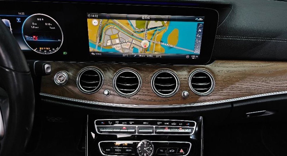 벤츠 E 클래스 E300 4MATIC 익스클루시브 사진 19