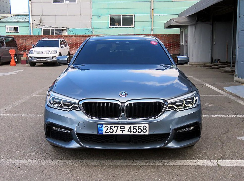BMW 5시리즈 530i xDrive M 스포츠