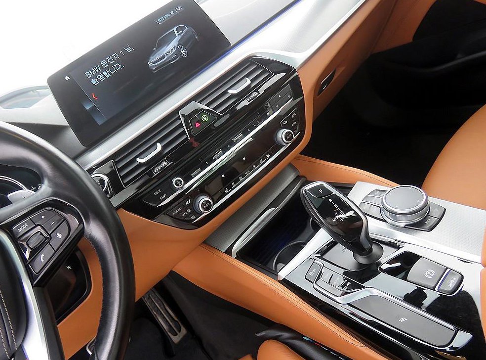 BMW 5시리즈 530i xDrive M 스포츠 사진 11