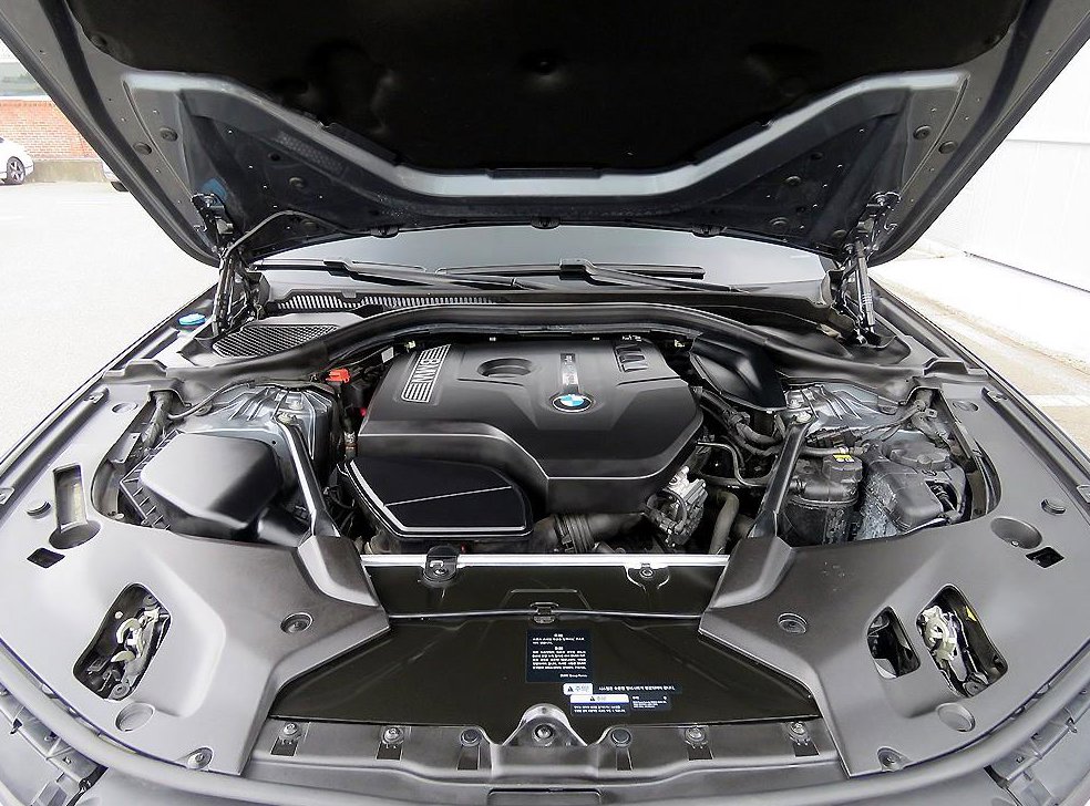 BMW 5시리즈 530i xDrive M 스포츠 사진 18