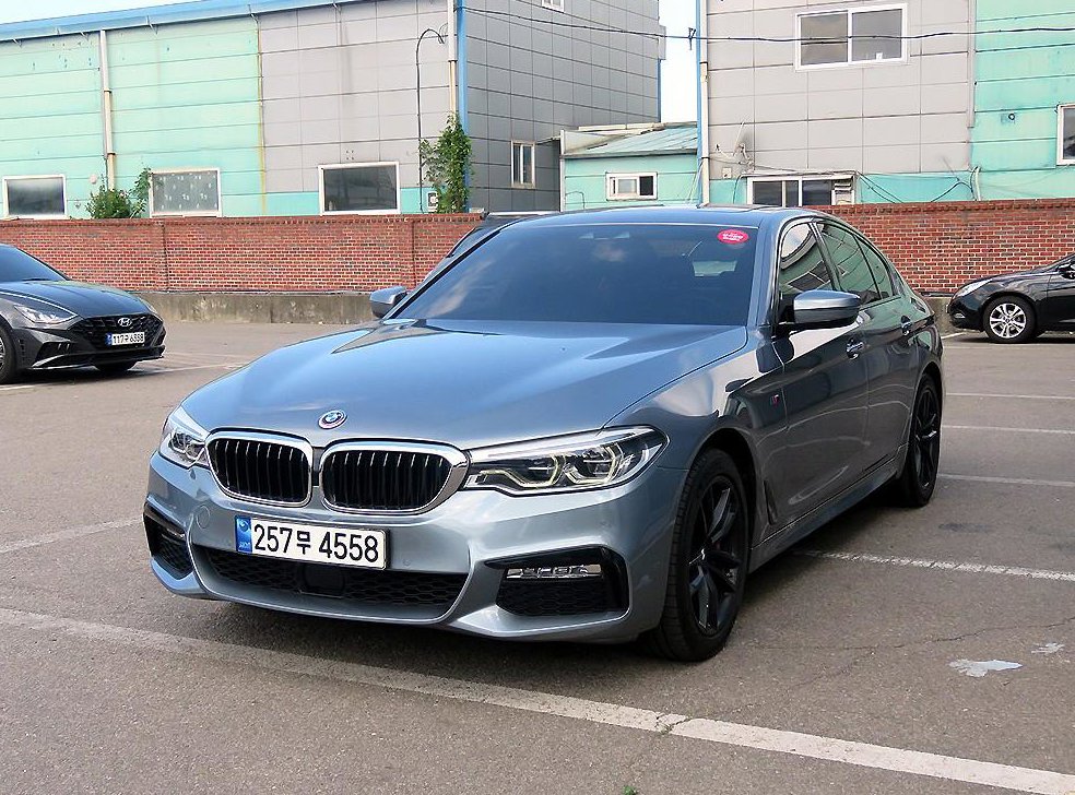 BMW 5시리즈 530i xDrive M 스포츠 사진 2