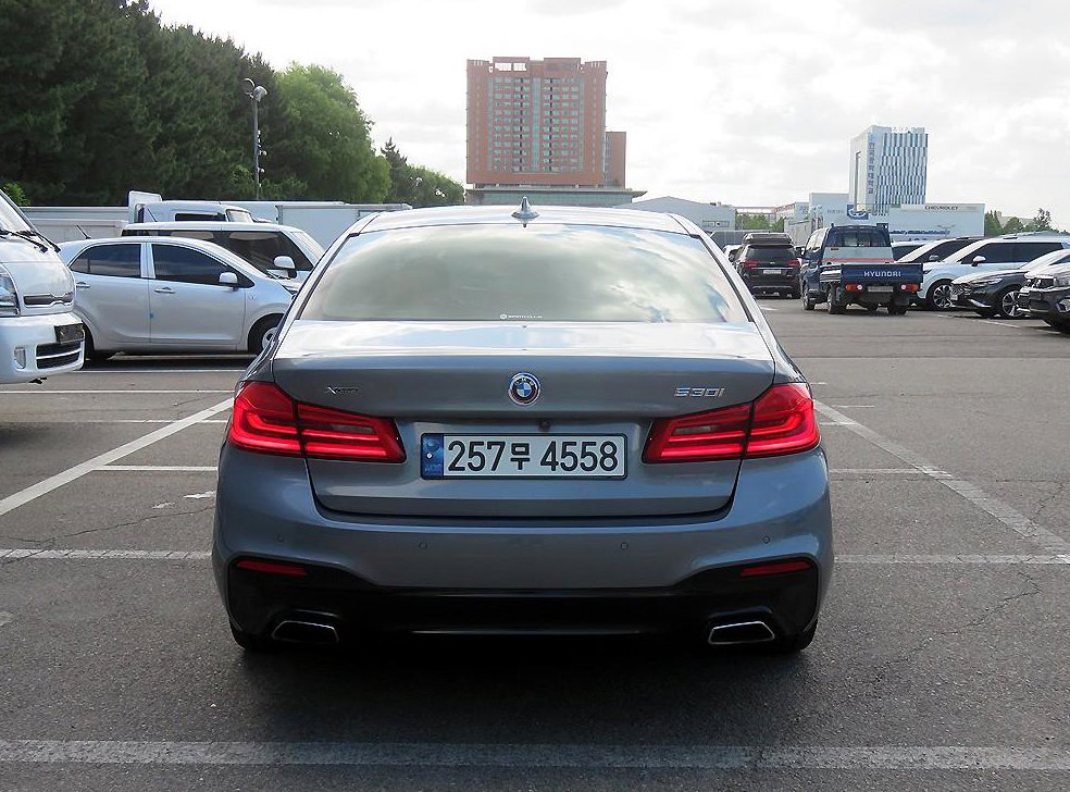 BMW 5시리즈 530i xDrive M 스포츠 사진 3