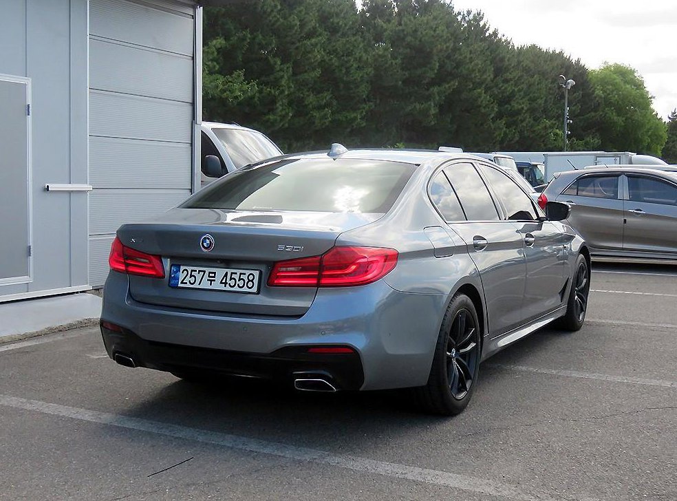 BMW 5시리즈 530i xDrive M 스포츠 사진 4