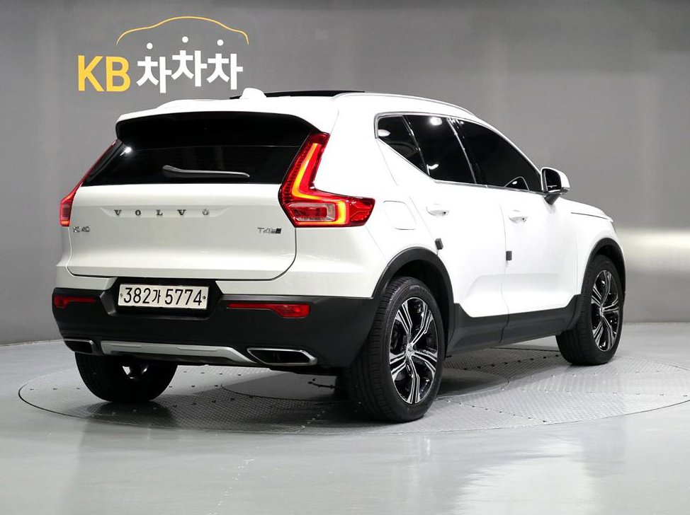 볼보 XC40 T4 4WD 인스크립션 사진 3
