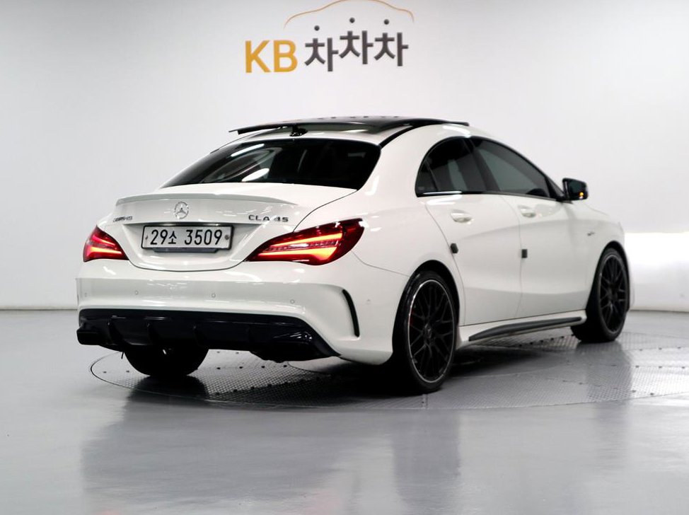 벤츠 CLA 클래스 CLA 45 AMG 4MATIC 사진 3