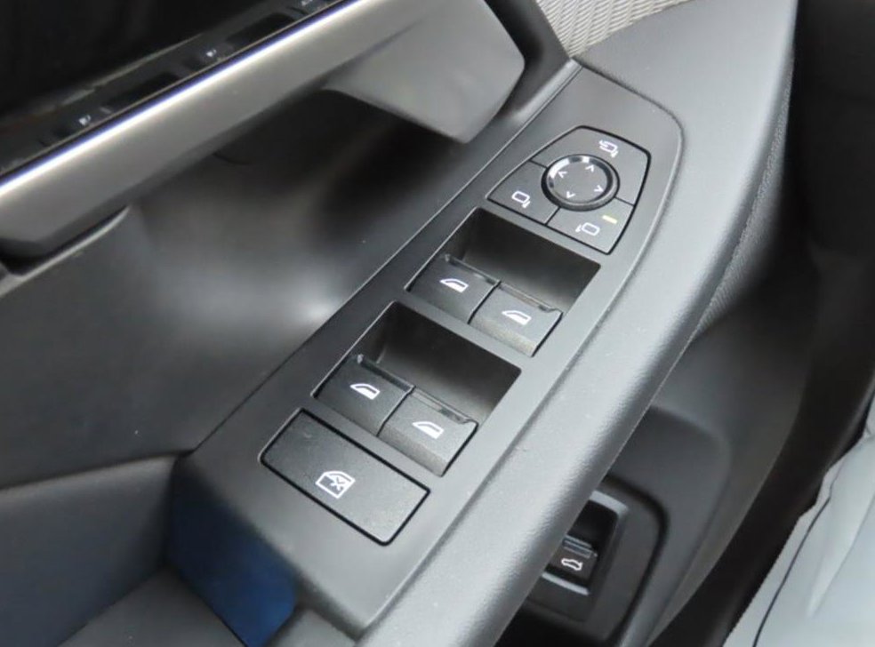 BMW 5시리즈 530e 사진 12