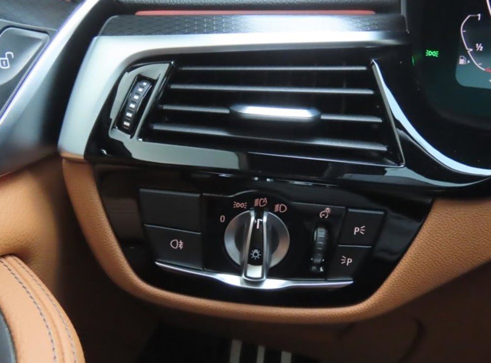 BMW 5시리즈 520i M 스포츠 사진 11