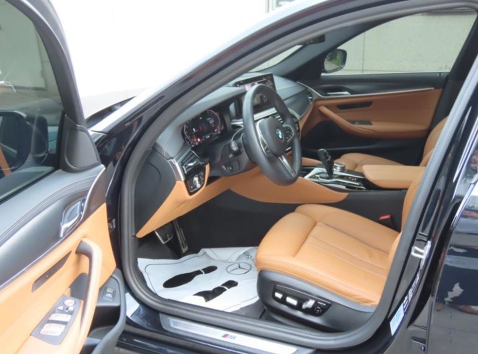 BMW 5시리즈 520i M 스포츠 사진 13