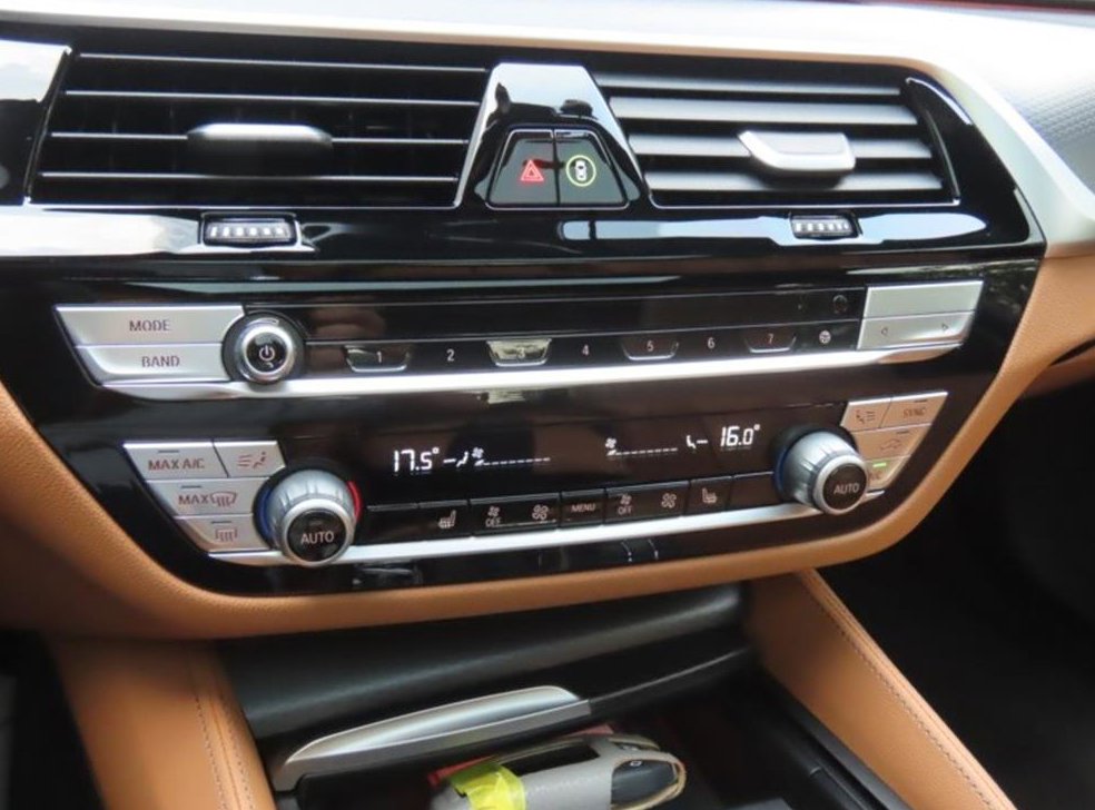 BMW 5시리즈 520i M 스포츠 사진 7