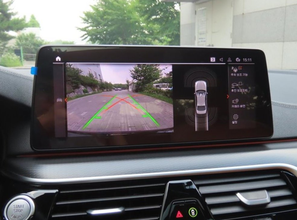 BMW 5시리즈 520i M 스포츠 사진 9