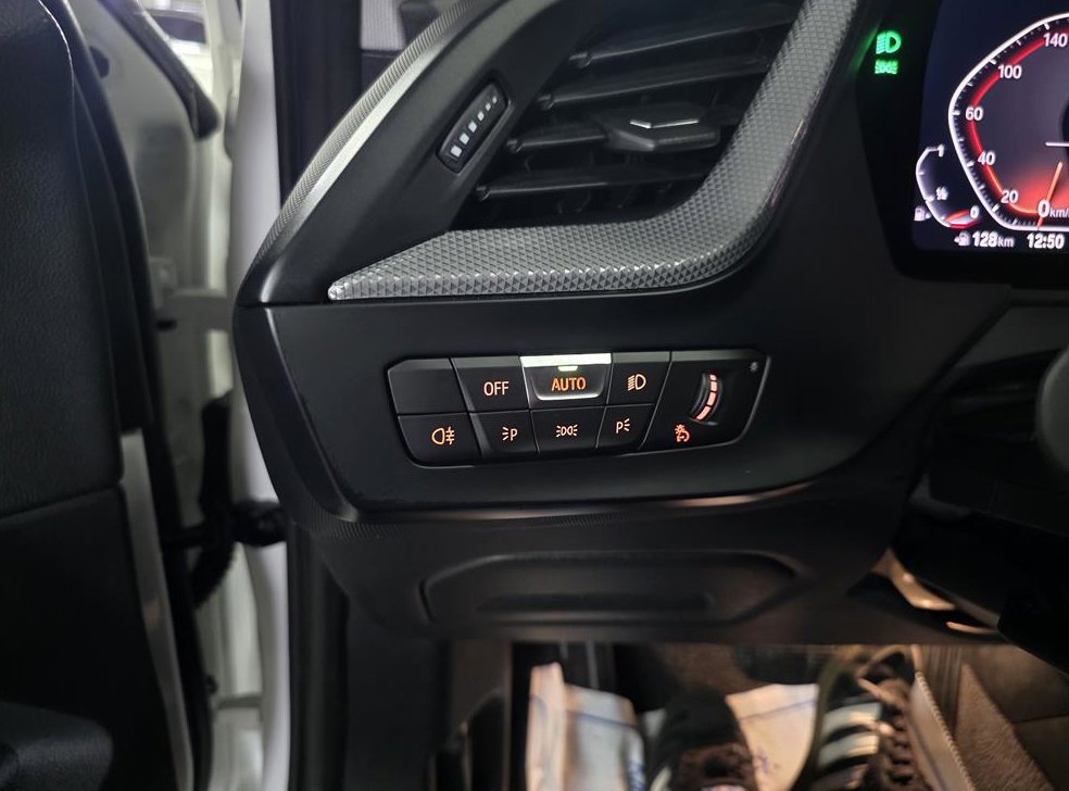 BMW 1시리즈 120i 어드밴티지 사진 9