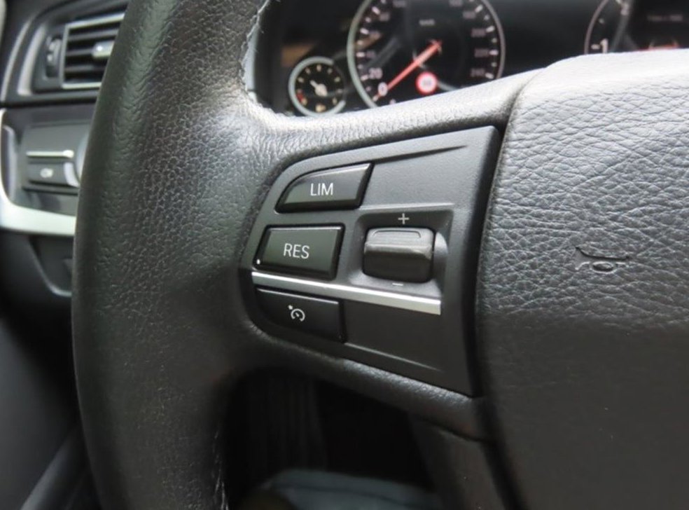 BMW 5시리즈 520d xDrive 사진 11