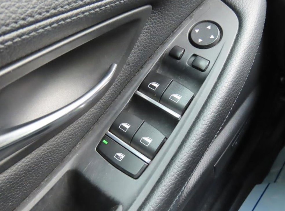 BMW 5시리즈 520d xDrive 사진 12