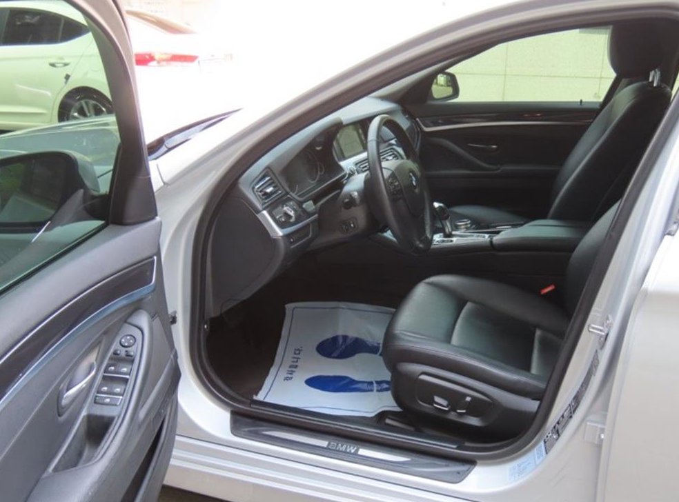 BMW 5시리즈 520d xDrive 사진 13