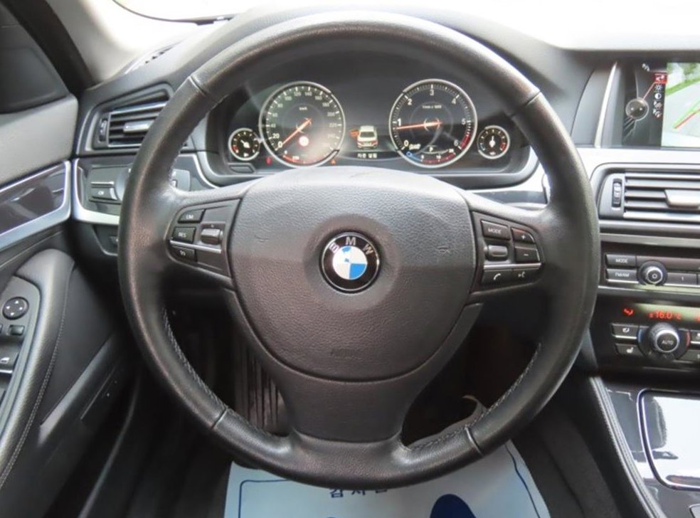 BMW 5시리즈 520d xDrive 사진 15