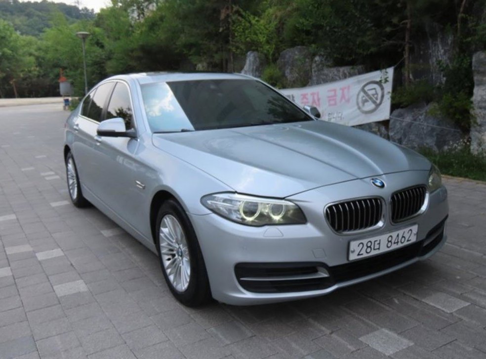 BMW 5시리즈 520d xDrive 사진 2