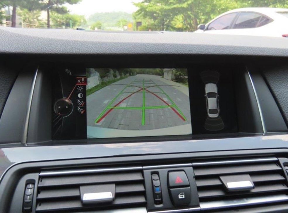 BMW 5시리즈 520d xDrive 사진 9