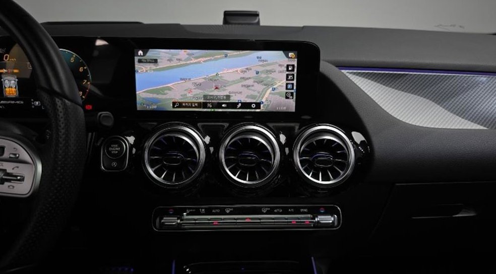 벤츠 GLA 클래스 GLA45 AMG 4MATIC + 사진 19