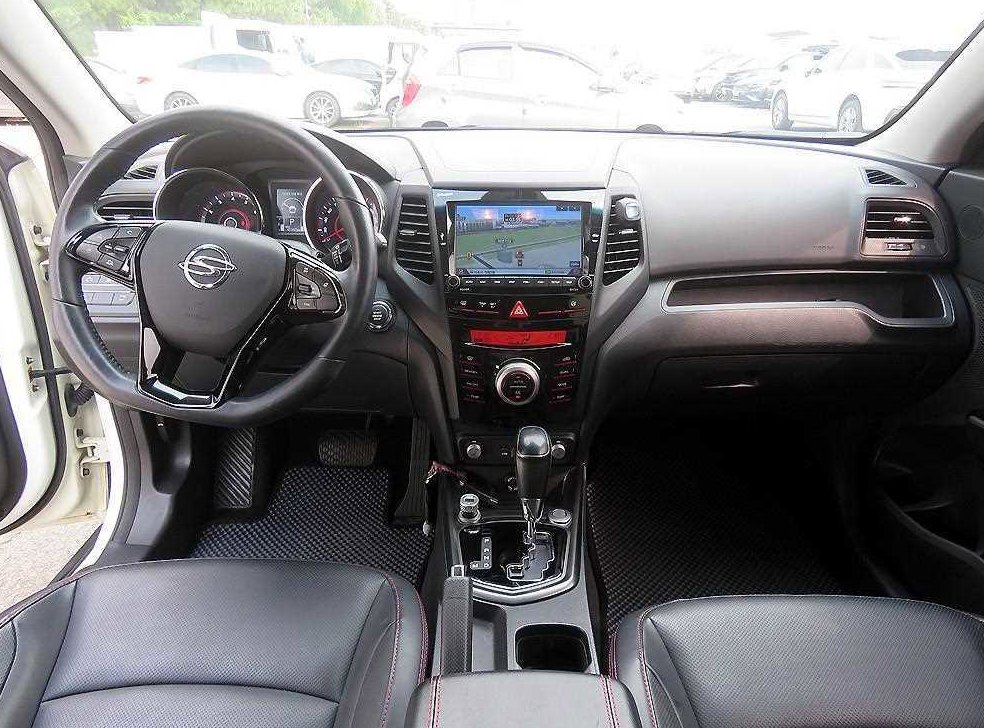 KG모빌리티(쌍용)  티볼리 2WD 가솔린 1.6 RX 사진 8