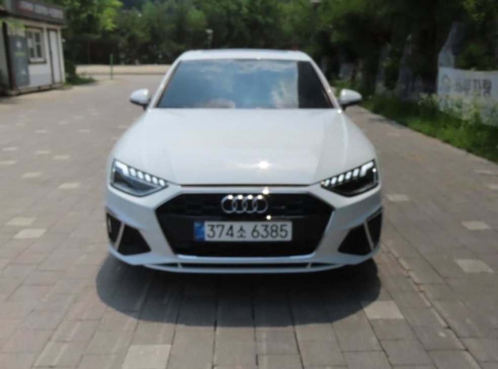 아우디 A4 40 TFSI 프리미엄