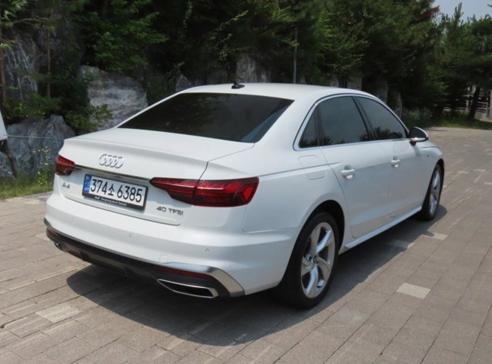 아우디 A4 40 TFSI 프리미엄 사진 3