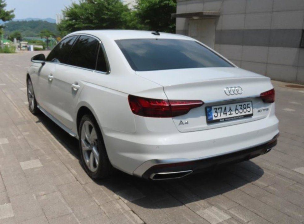 아우디 A4 40 TFSI 프리미엄 사진 4